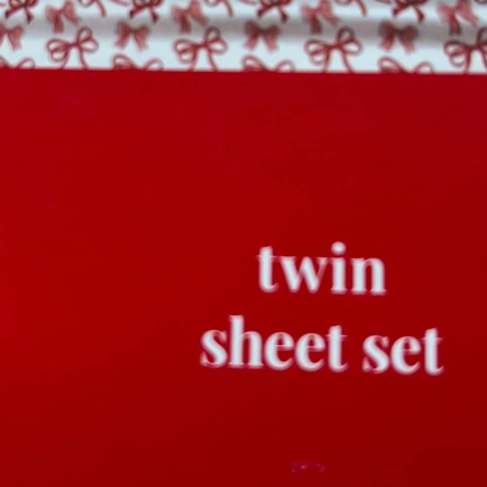Red Bow Pattern Bedding Sheets - Picture 3 of 5